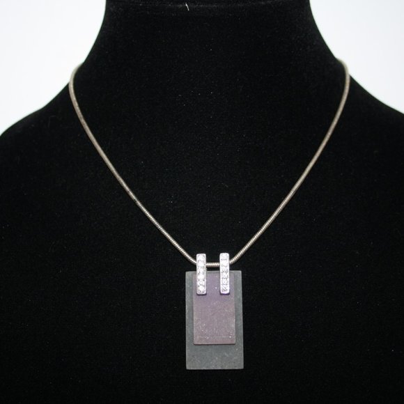 Beautiful silver and rhinestone necklace adjustabl